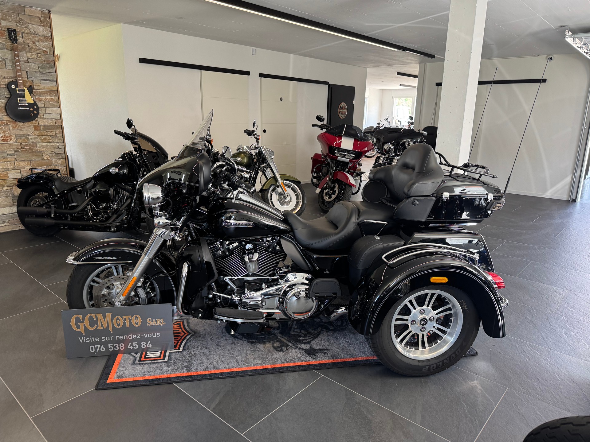HARLEY-DAVIDSON FLHTCUTG Tri Glide Ultra-image-6