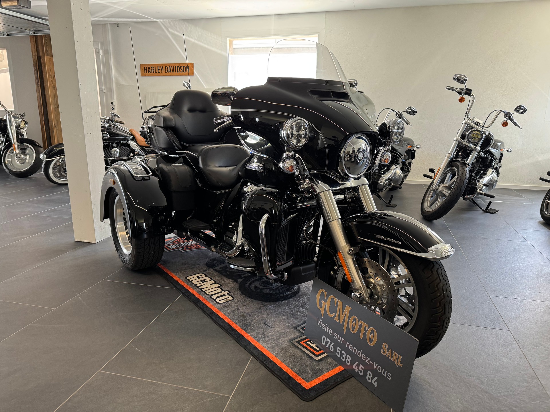 HARLEY-DAVIDSON FLHTCUTG Tri Glide Ultra-image-5