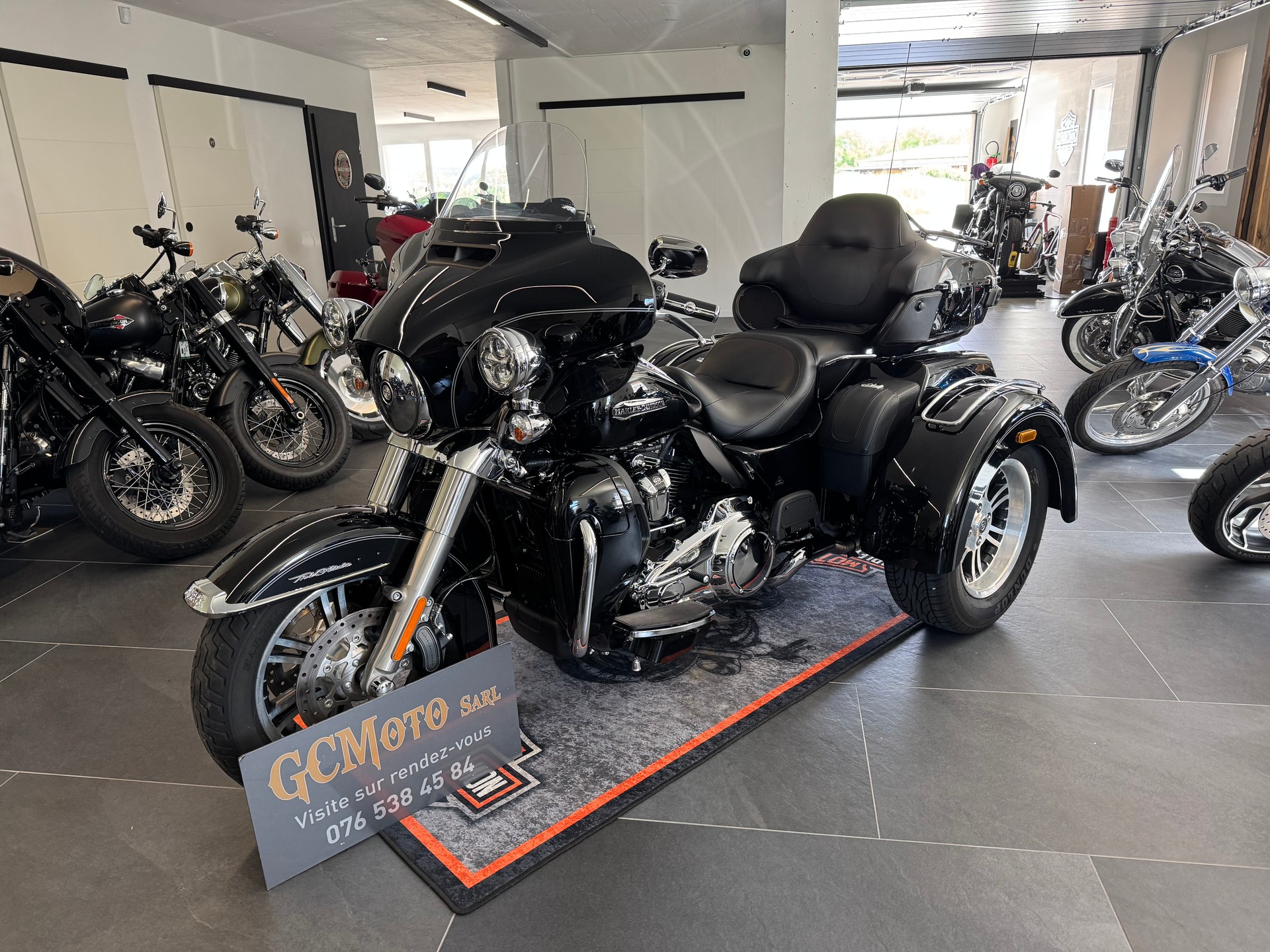 HARLEY-DAVIDSON FLHTCUTG Tri Glide Ultra-image-7