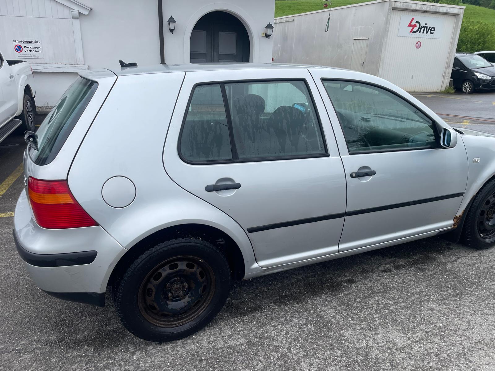 VW Golf 1.9 TDI PD 4Motion-image-2