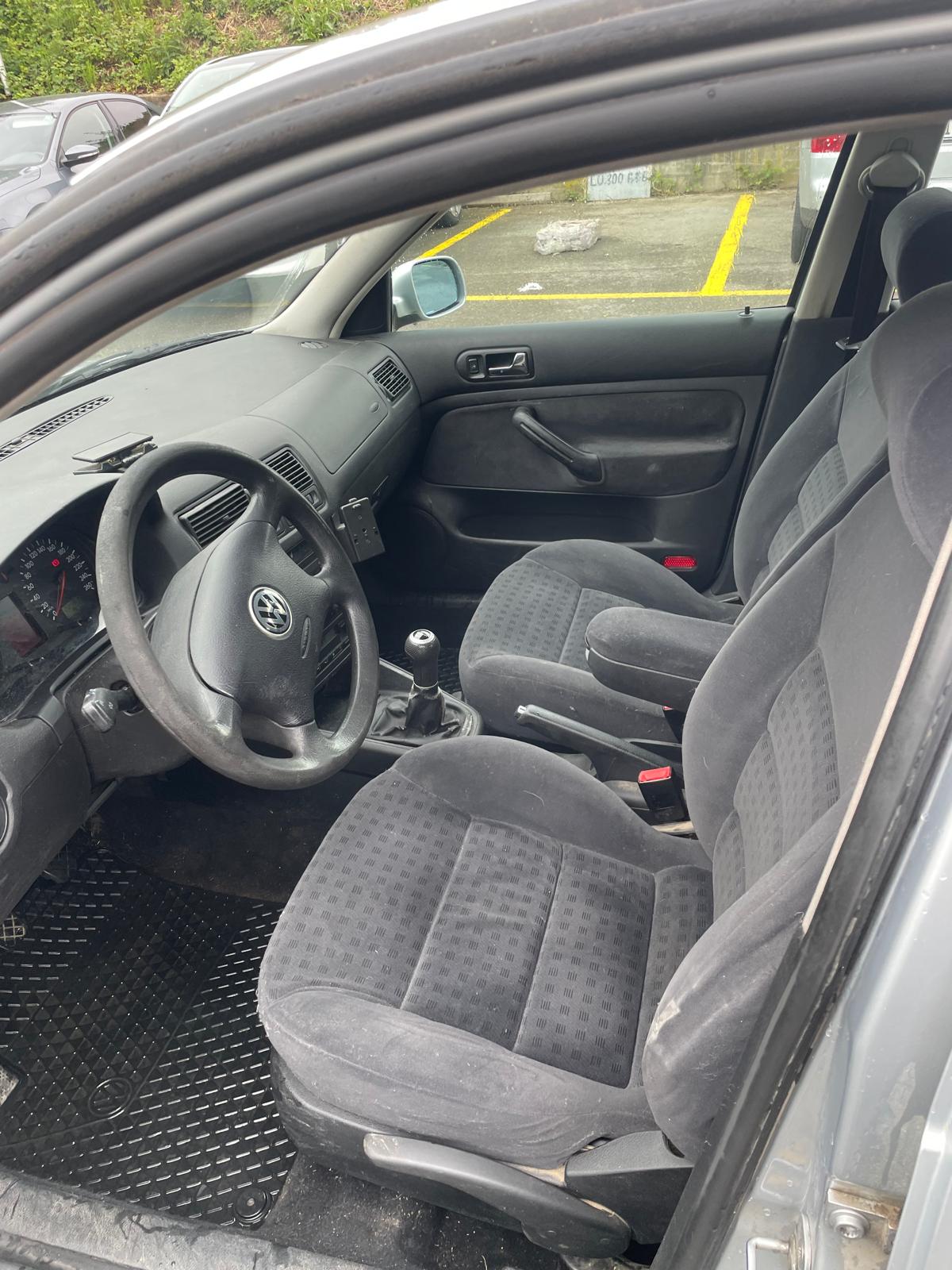 VW Golf 1.9 TDI PD 4Motion-image-10