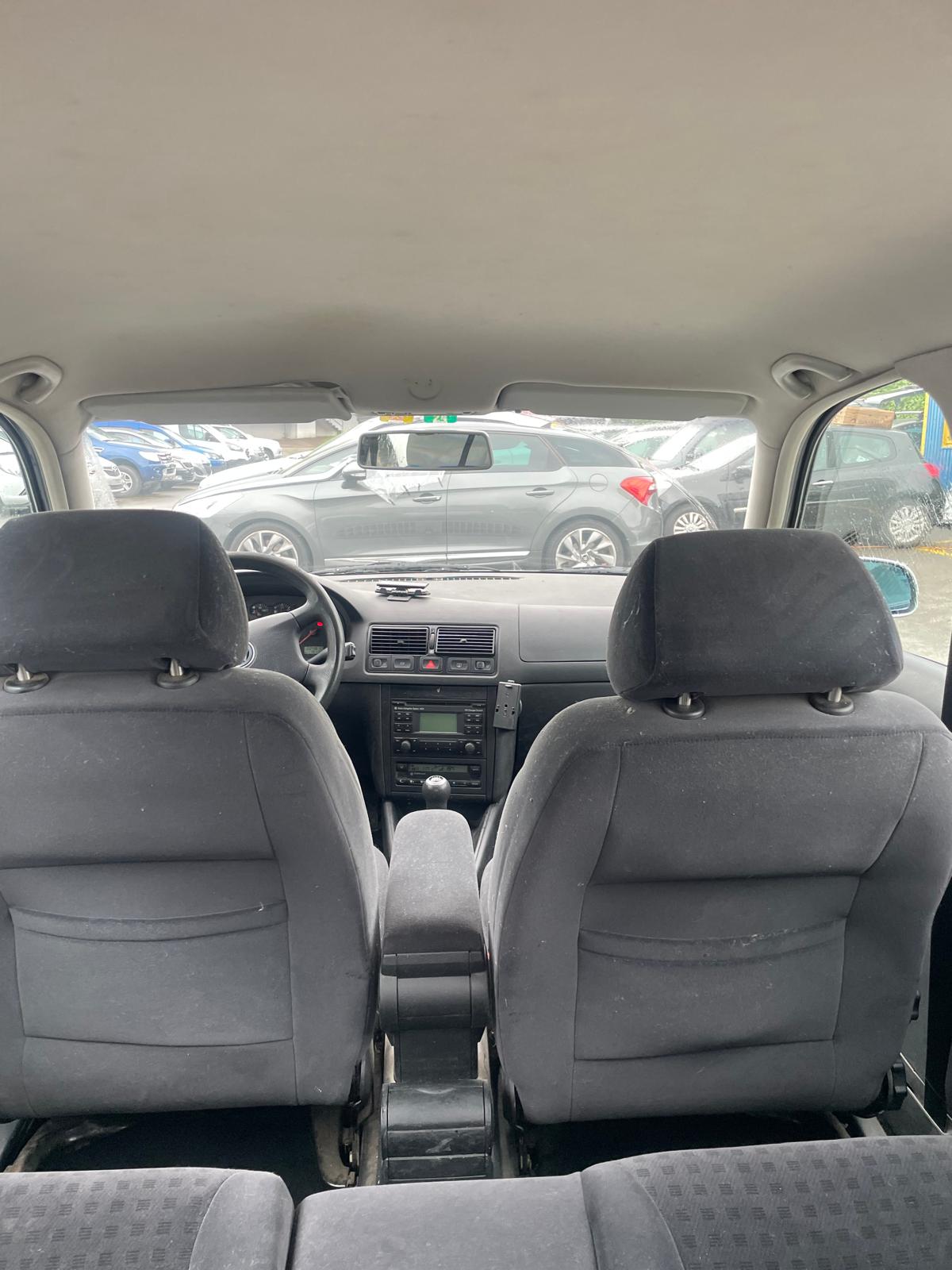 VW Golf 1.9 TDI PD 4Motion-image-6