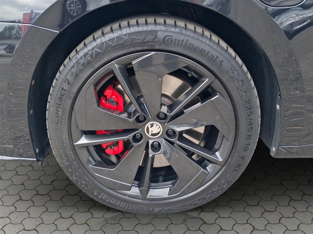 SKODA Octavia Combi 1.4 TSI PHEV DSG RS-image-5
