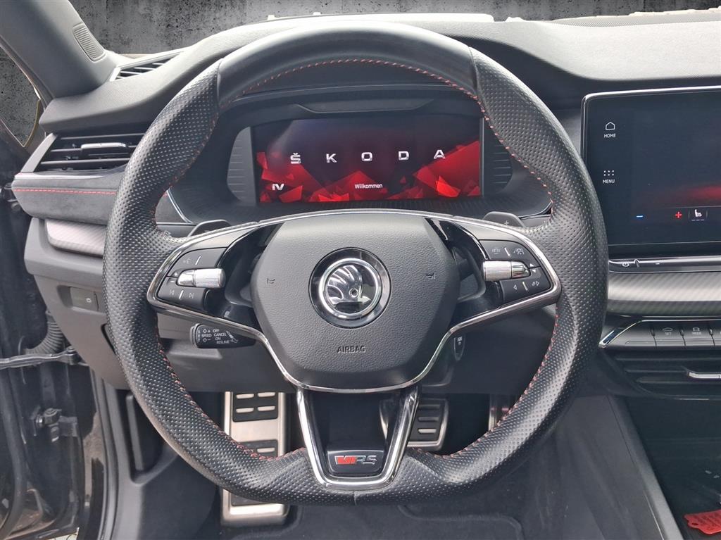 SKODA Octavia Combi 1.4 TSI PHEV DSG RS-image-9