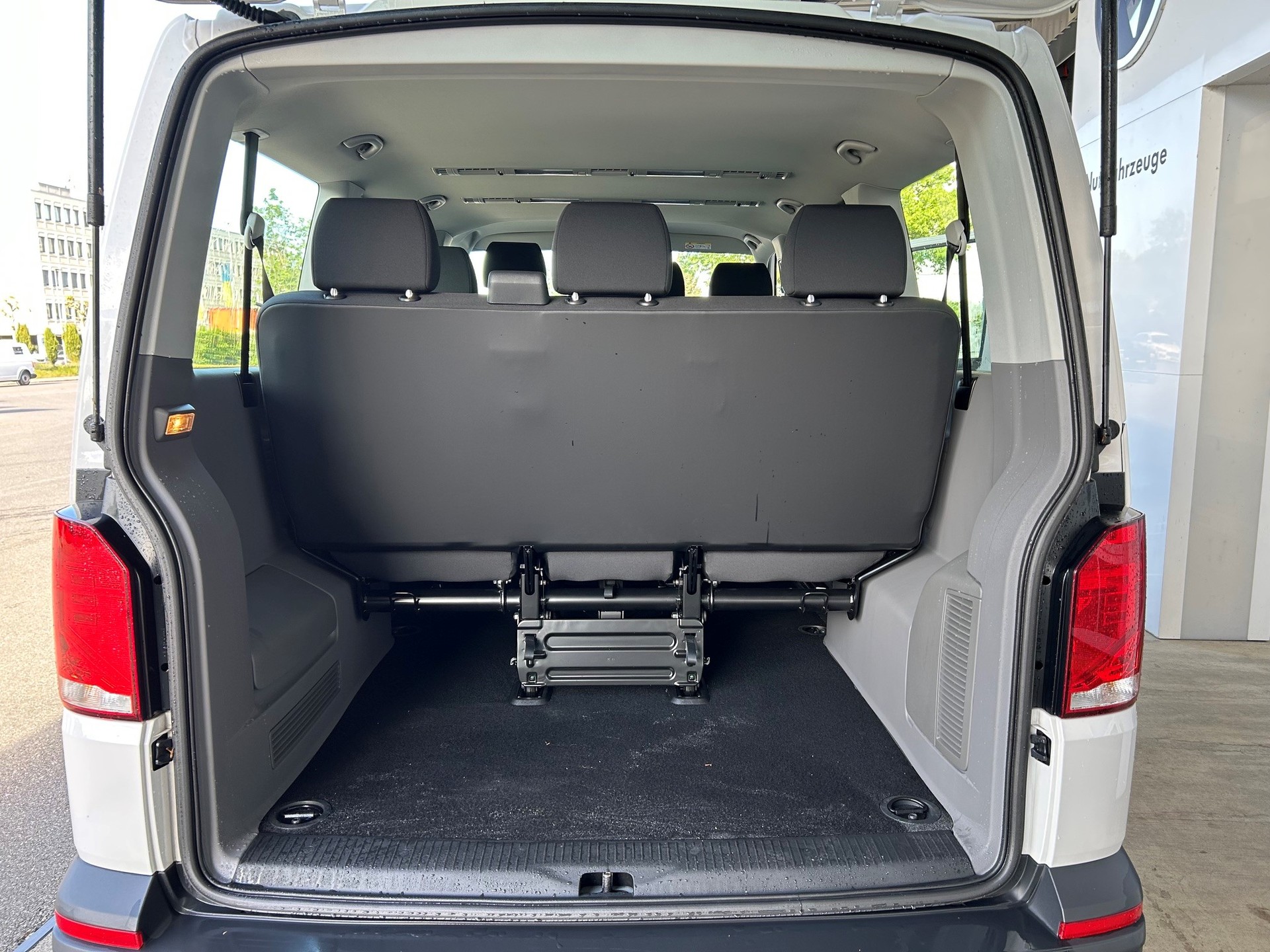 VW T6.1 Caravelle 2.0 TDI Trendline Liberty-image-8