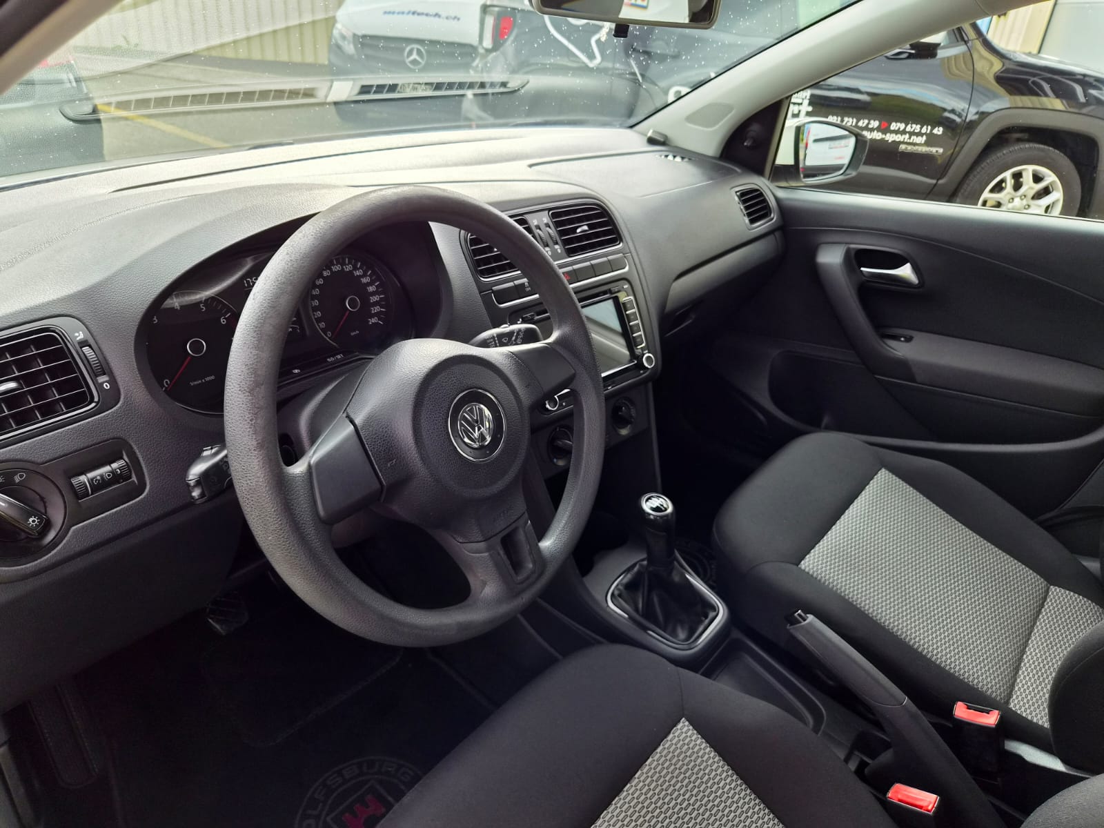 VW Polo 1.2 TSI Trendline-image-8