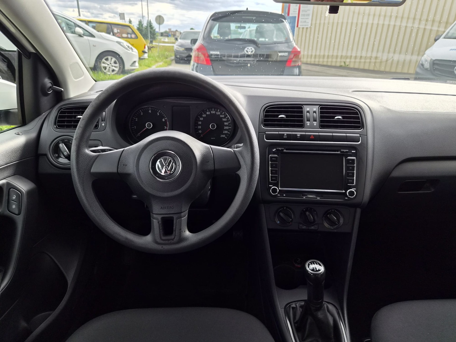 VW Polo 1.2 TSI Trendline-image-9