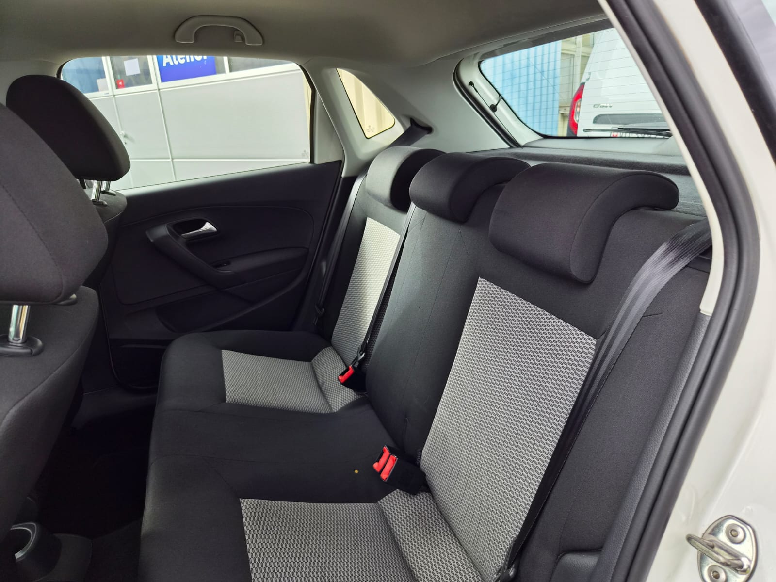 VW Polo 1.2 TSI Trendline-image-17