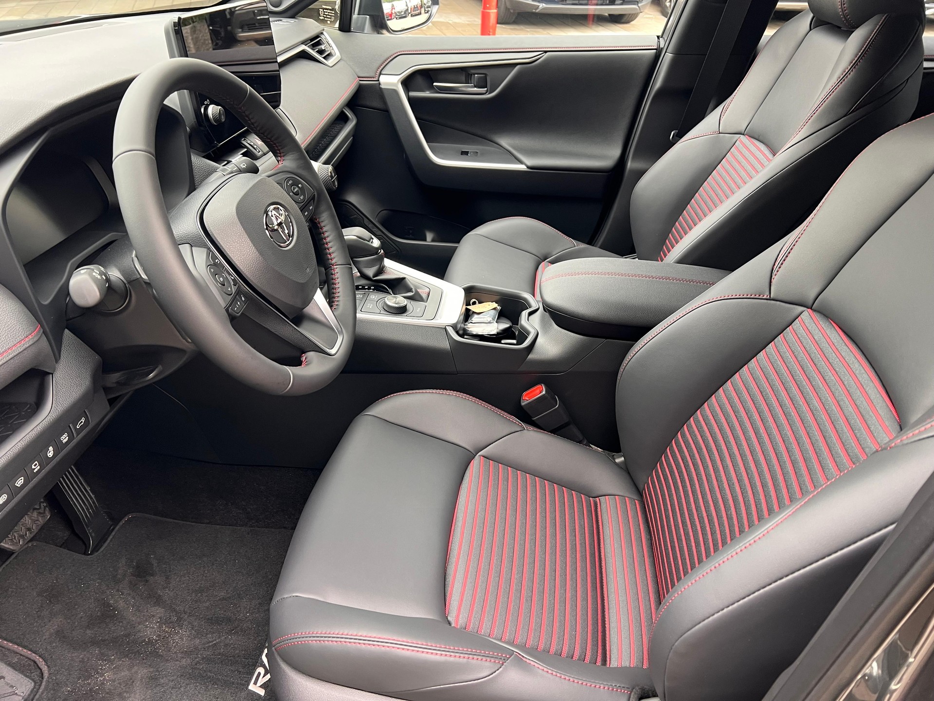 TOYOTA RAV4 2.5 Plug-In-Hybrid Premium-image-8