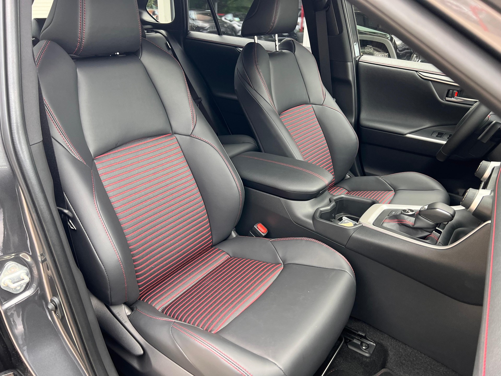 TOYOTA RAV4 2.5 Plug-In-Hybrid Premium-image-14