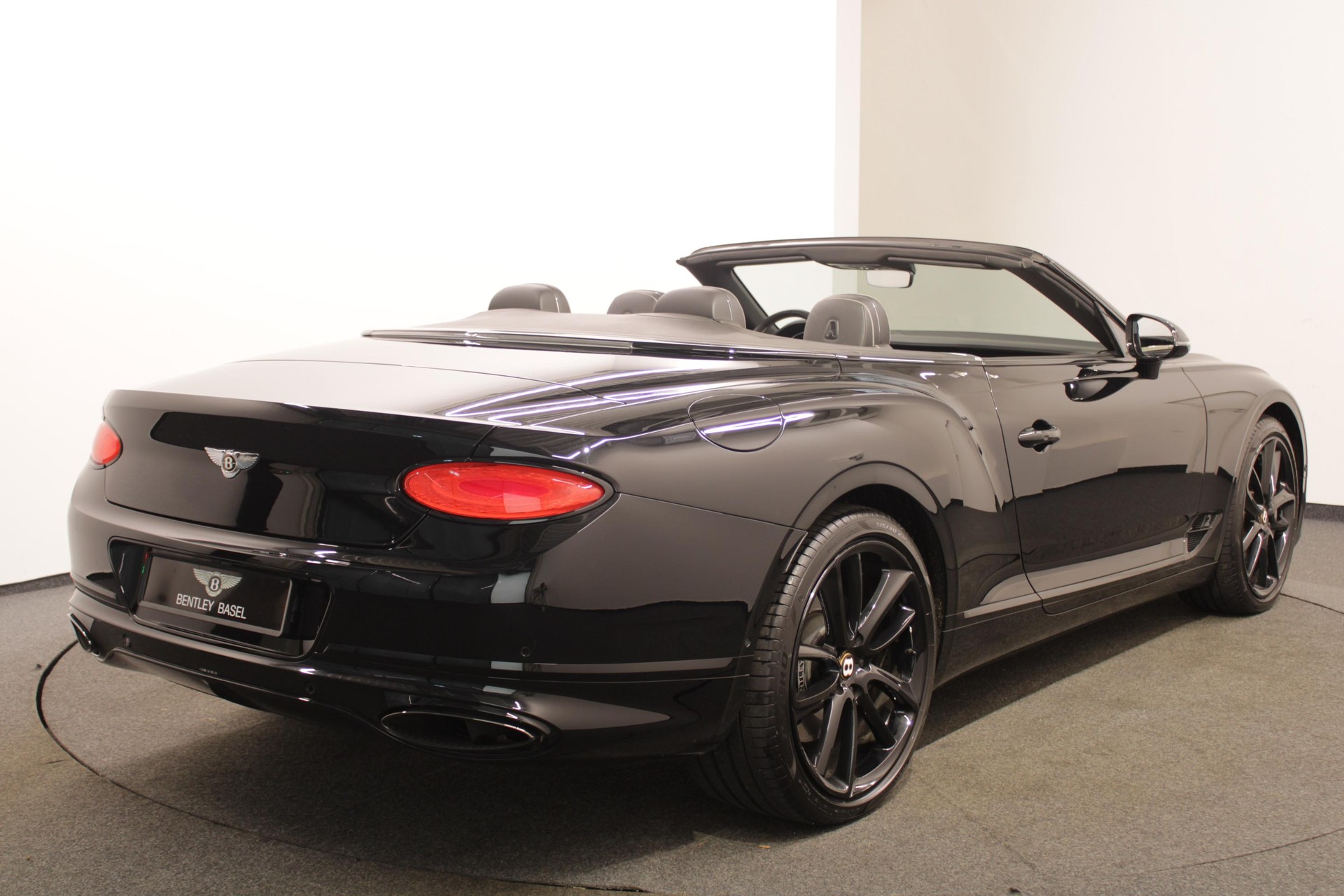 BENTLEY Continental GTC 6.0 W12-image-5