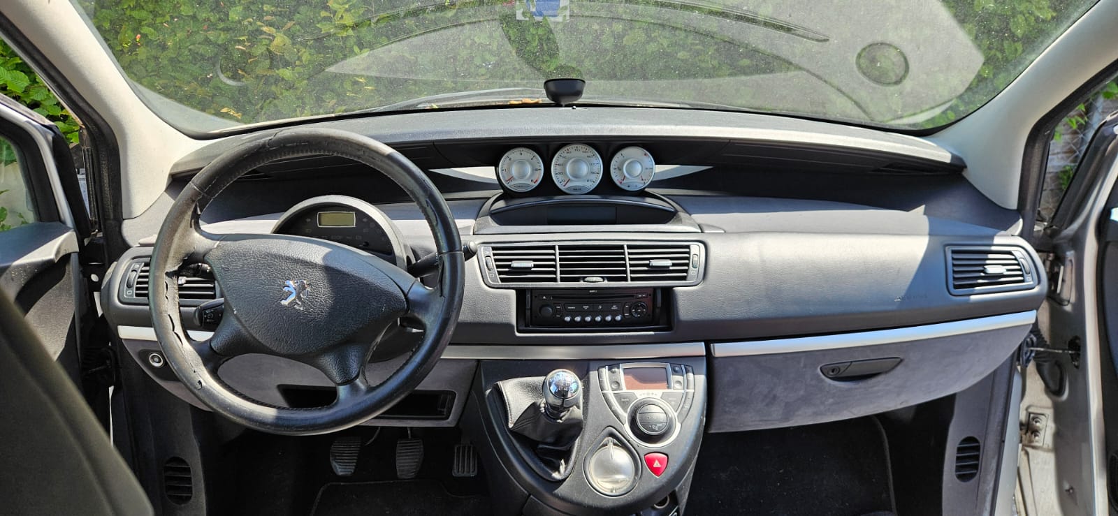 PEUGEOT 807 2.0 16V HDi (SR) Family-image-1