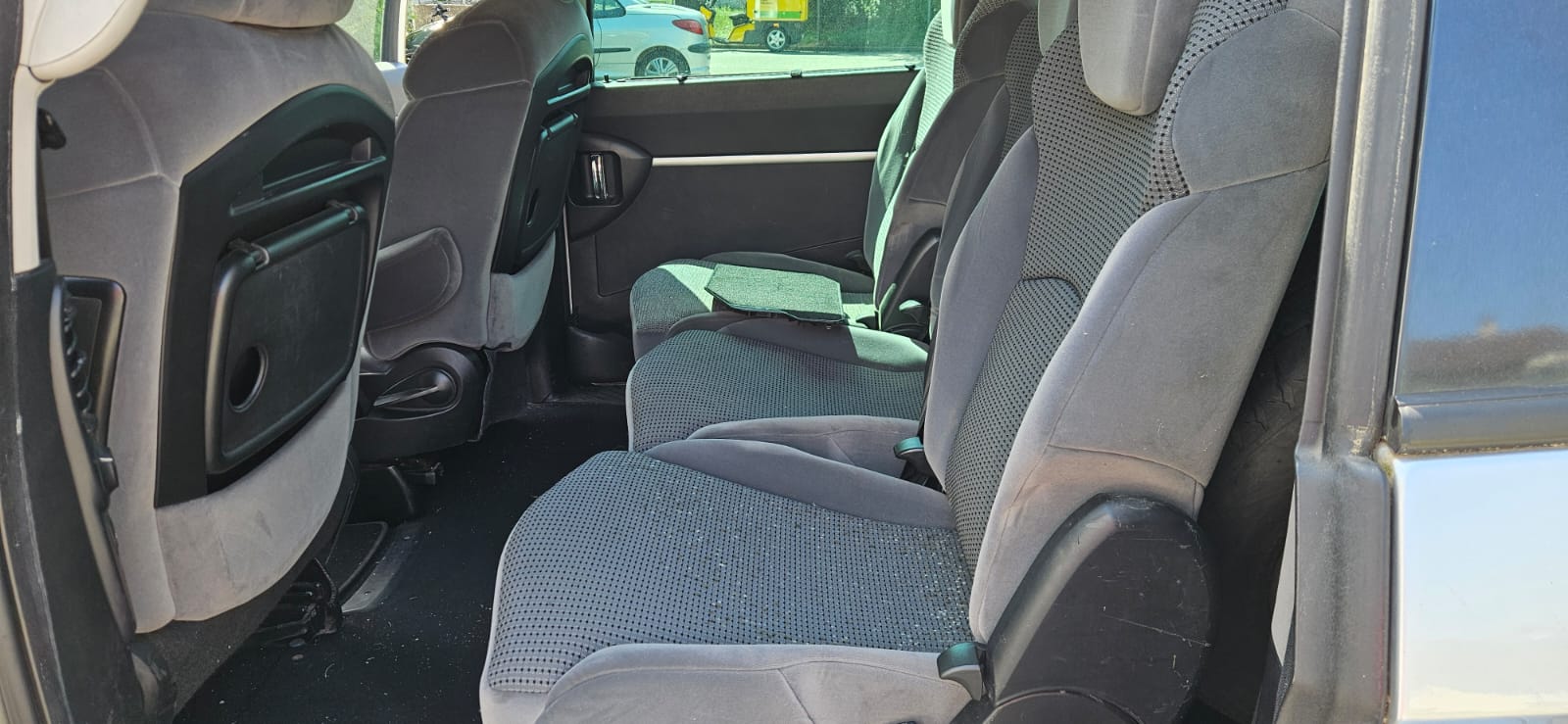 PEUGEOT 807 2.0 16V HDi (SR) Family-image-6