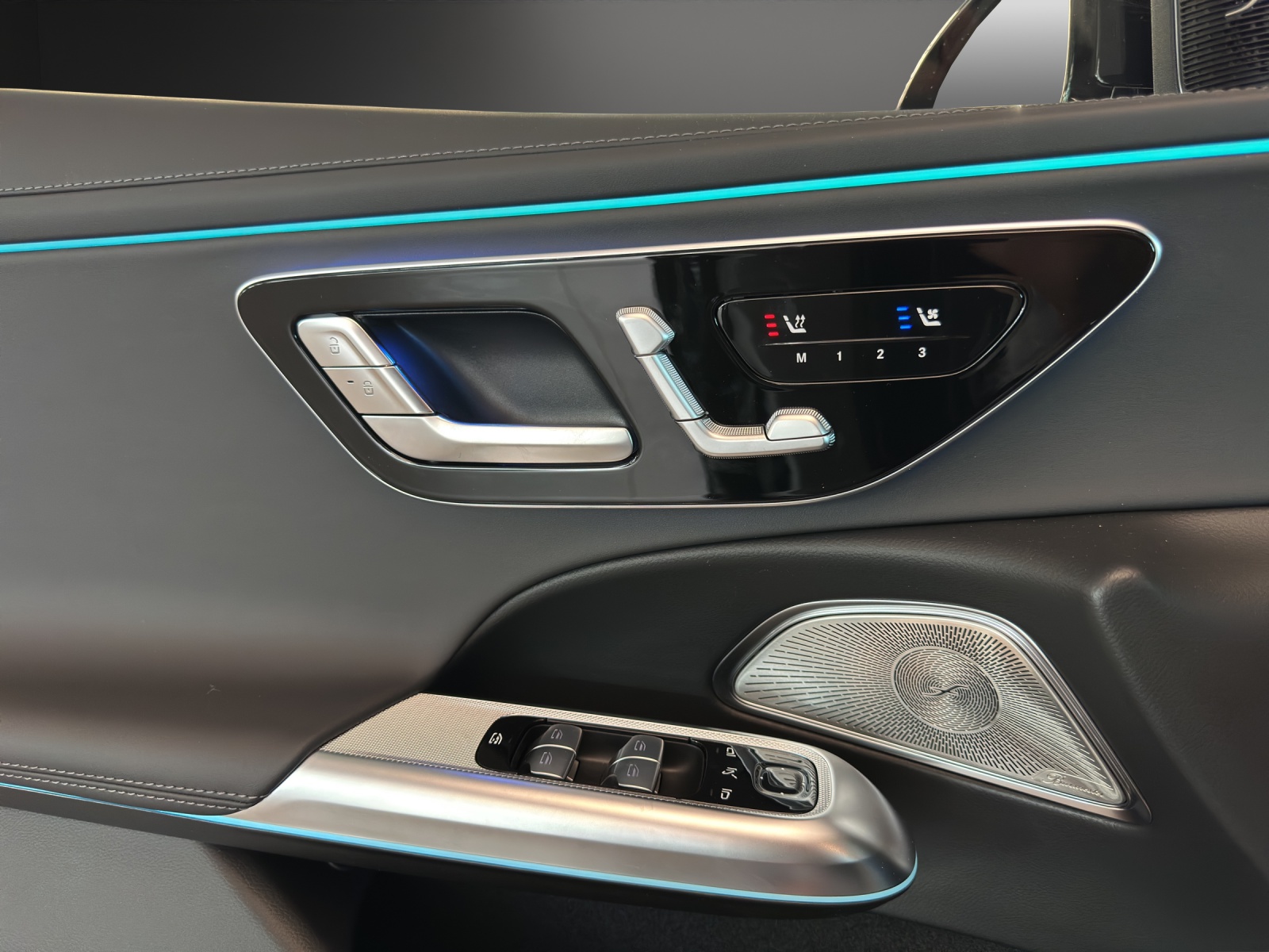 MERCEDES-BENZ E 220 d T 4M 9G-Tronic-image-12
