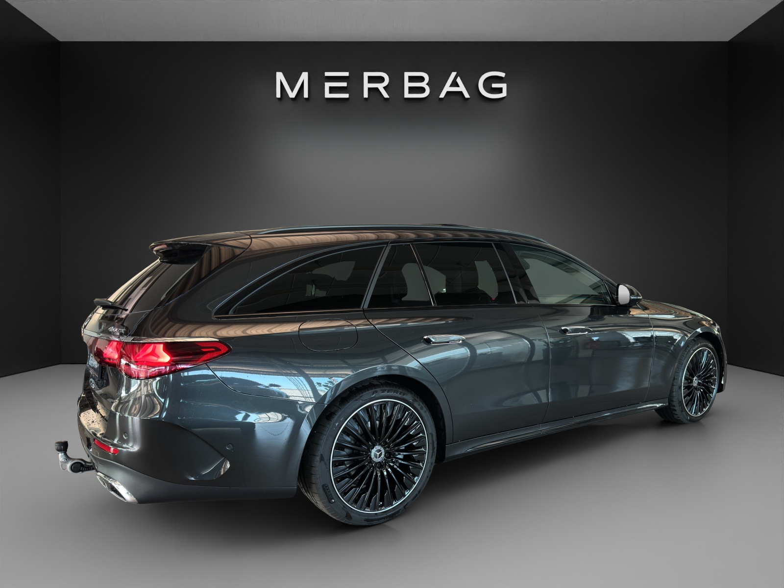 MERCEDES-BENZ E 220 d T 4M 9G-Tronic-image-5
