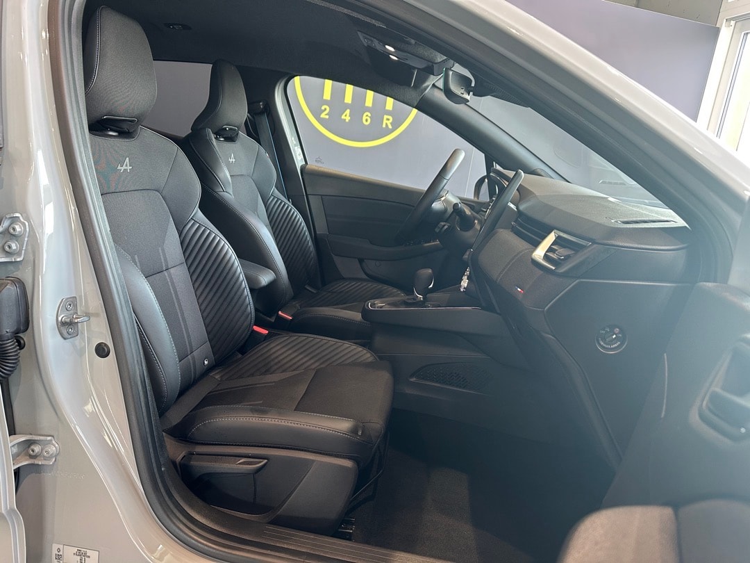 RENAULT Clio 1.6 E-Tech Esprit Alpine-image-13