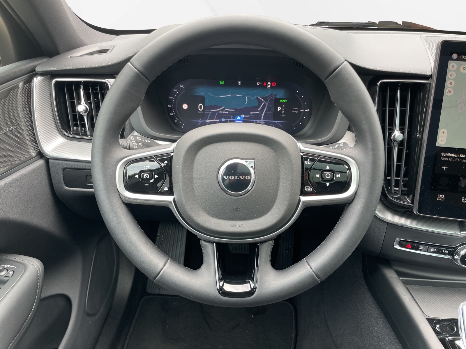 VOLVO XC60 2.0 T6 TE Black Edition eAWD-image-11