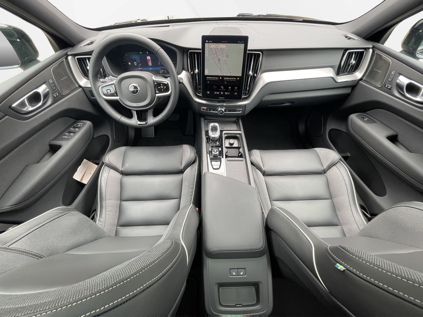 VOLVO XC60 2.0 T6 TE Black Edition eAWD-image-10