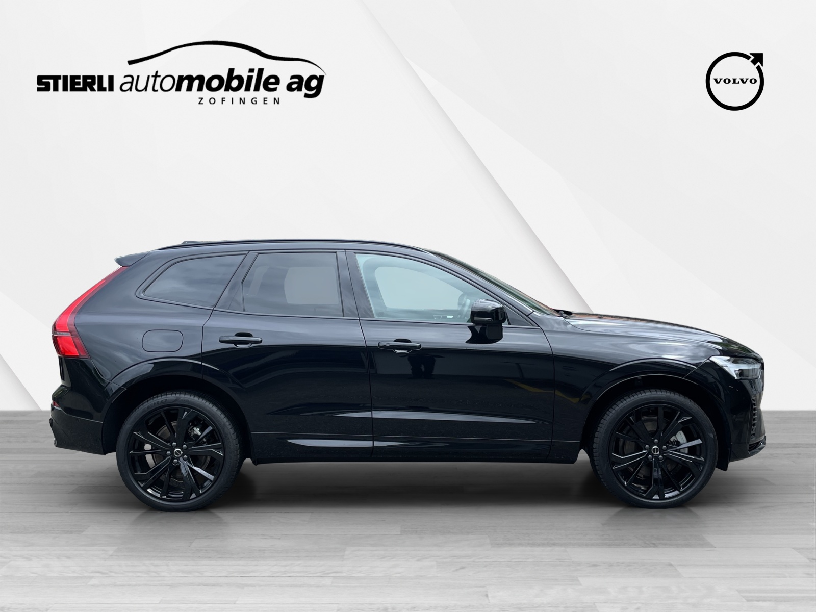 VOLVO XC60 2.0 T6 TE Black Edition eAWD-showroom-element-3