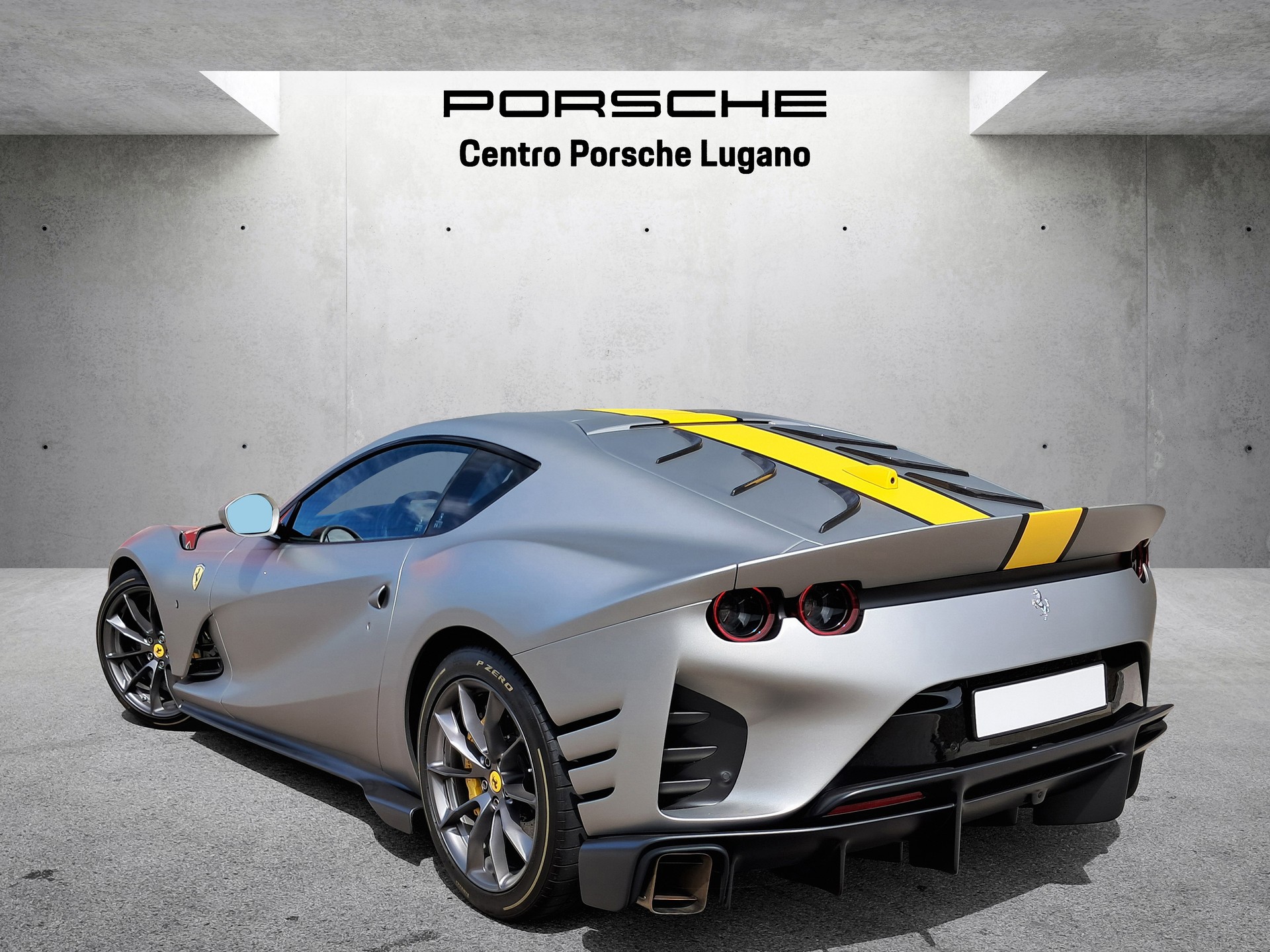 FERRARI 812 Competizione-showroom-element-2