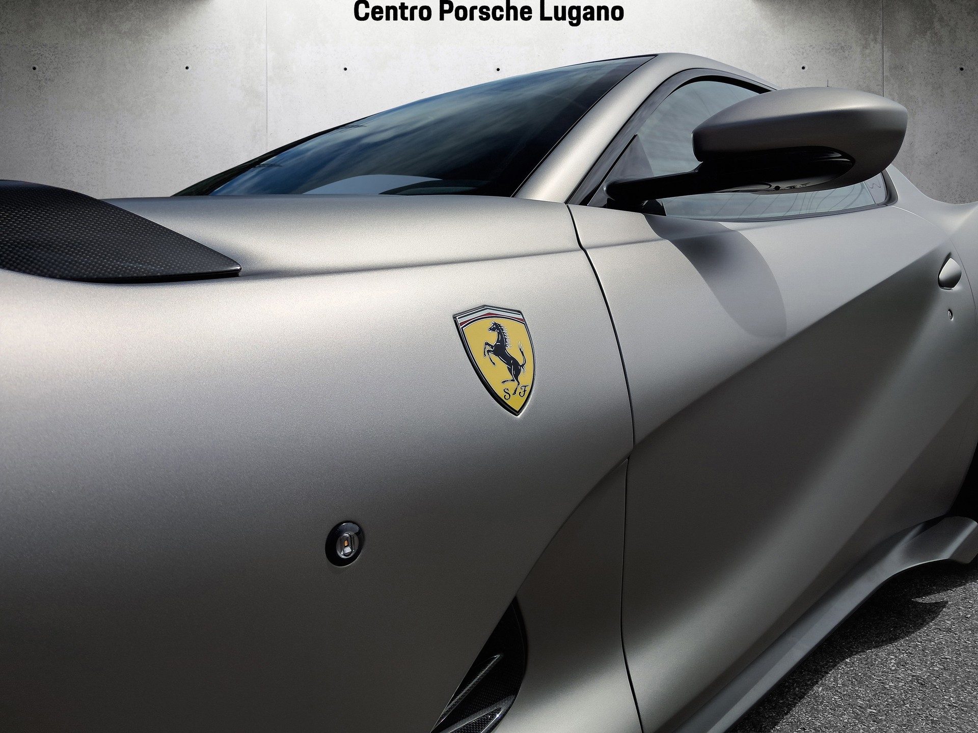 FERRARI 812 Competizione-image-11