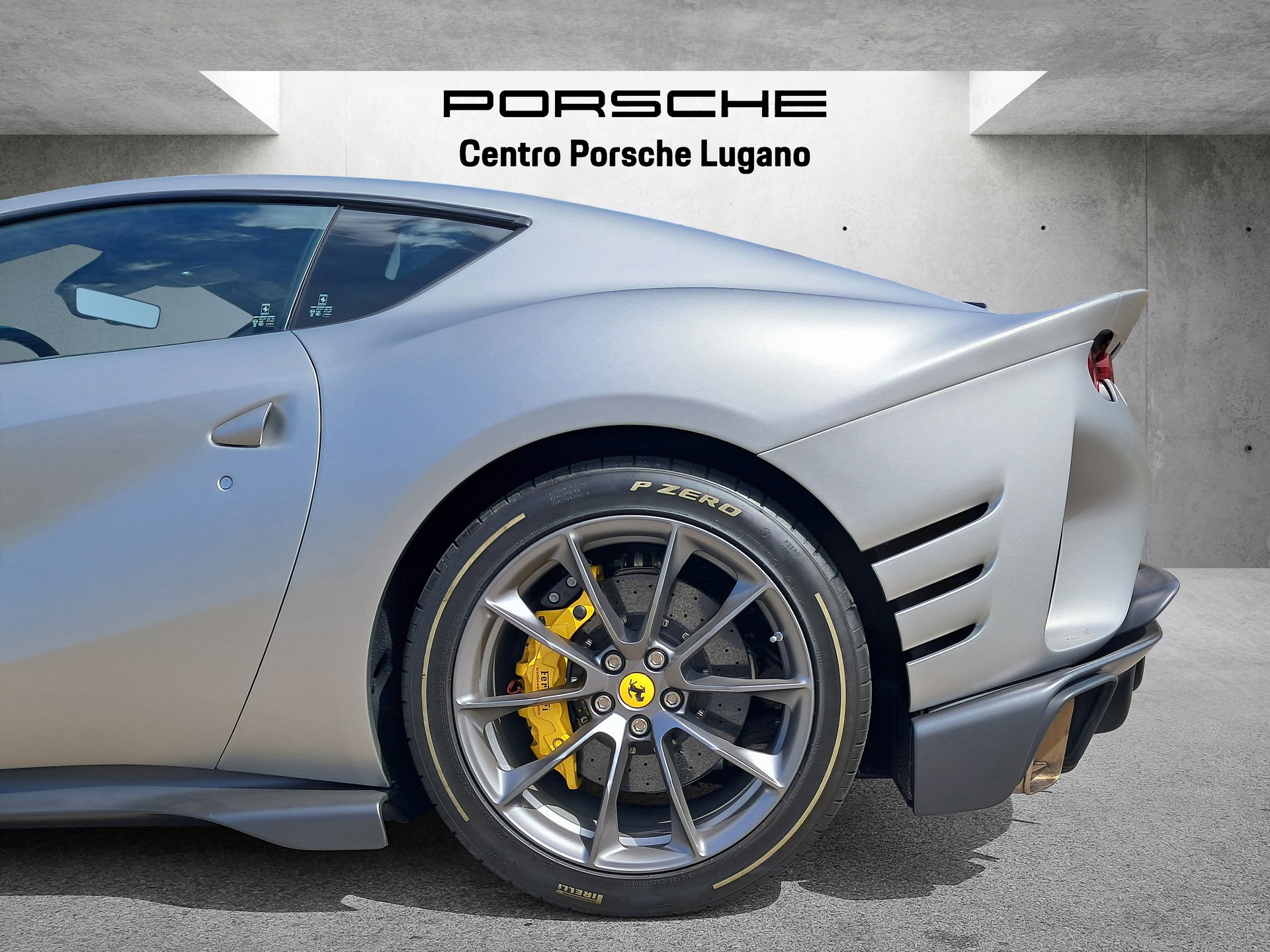 FERRARI 812 Competizione-image-10