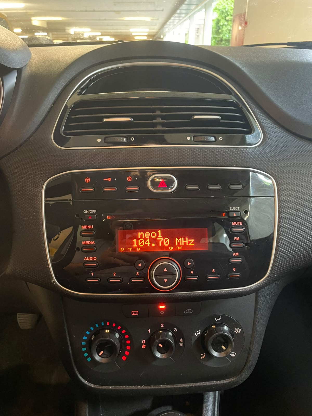 FIAT Punto 1.4 Lounge // MFK NEU-image-18