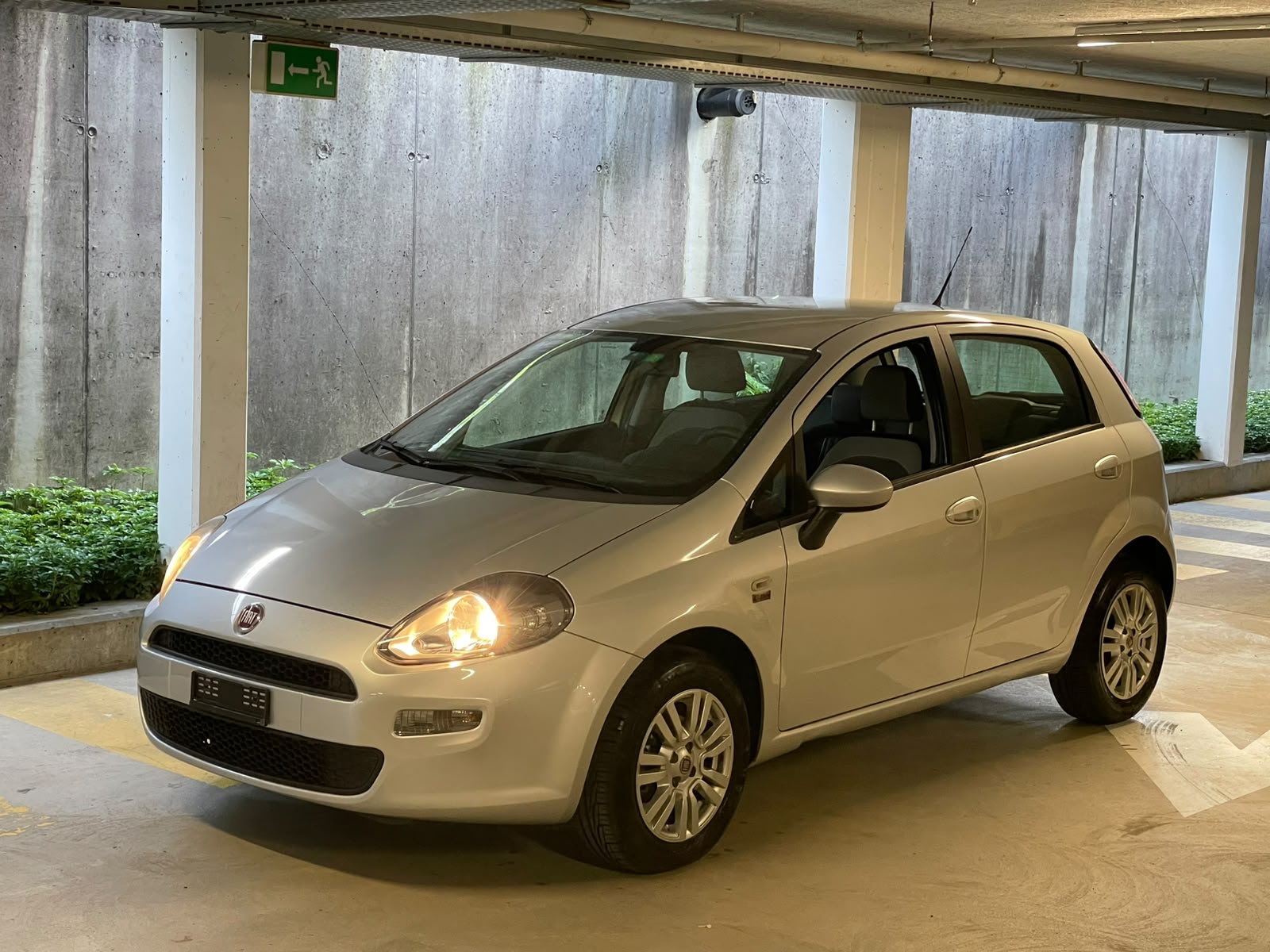 FIAT Punto 1.4 Lounge // MFK NEU-showroom-element-1