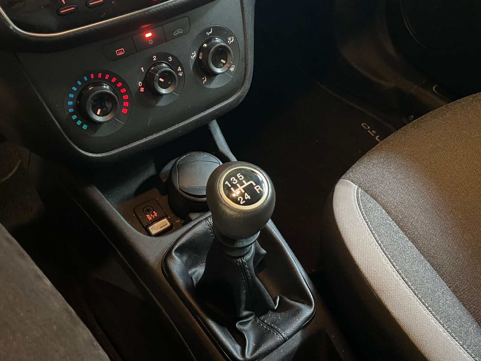 FIAT Punto 1.4 Lounge // MFK NEU-image-16