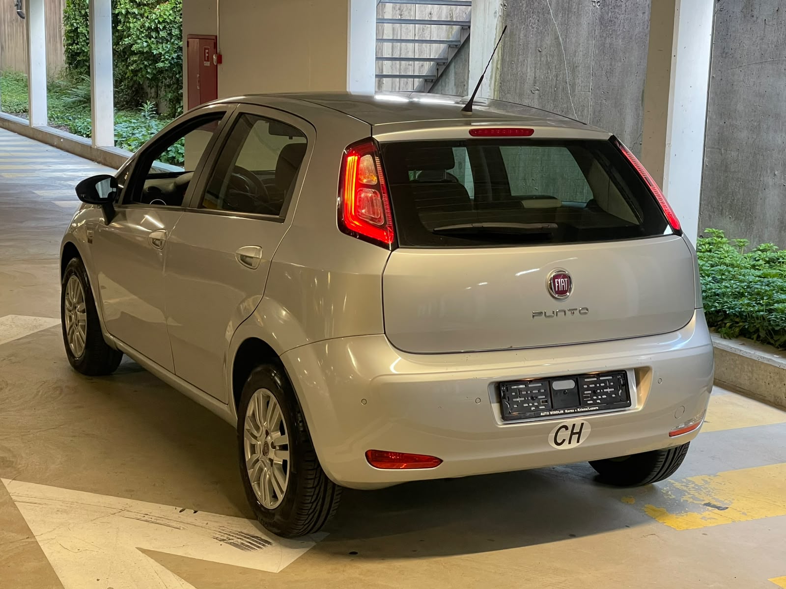 FIAT Punto 1.4 Lounge // MFK NEU-showroom-element-3