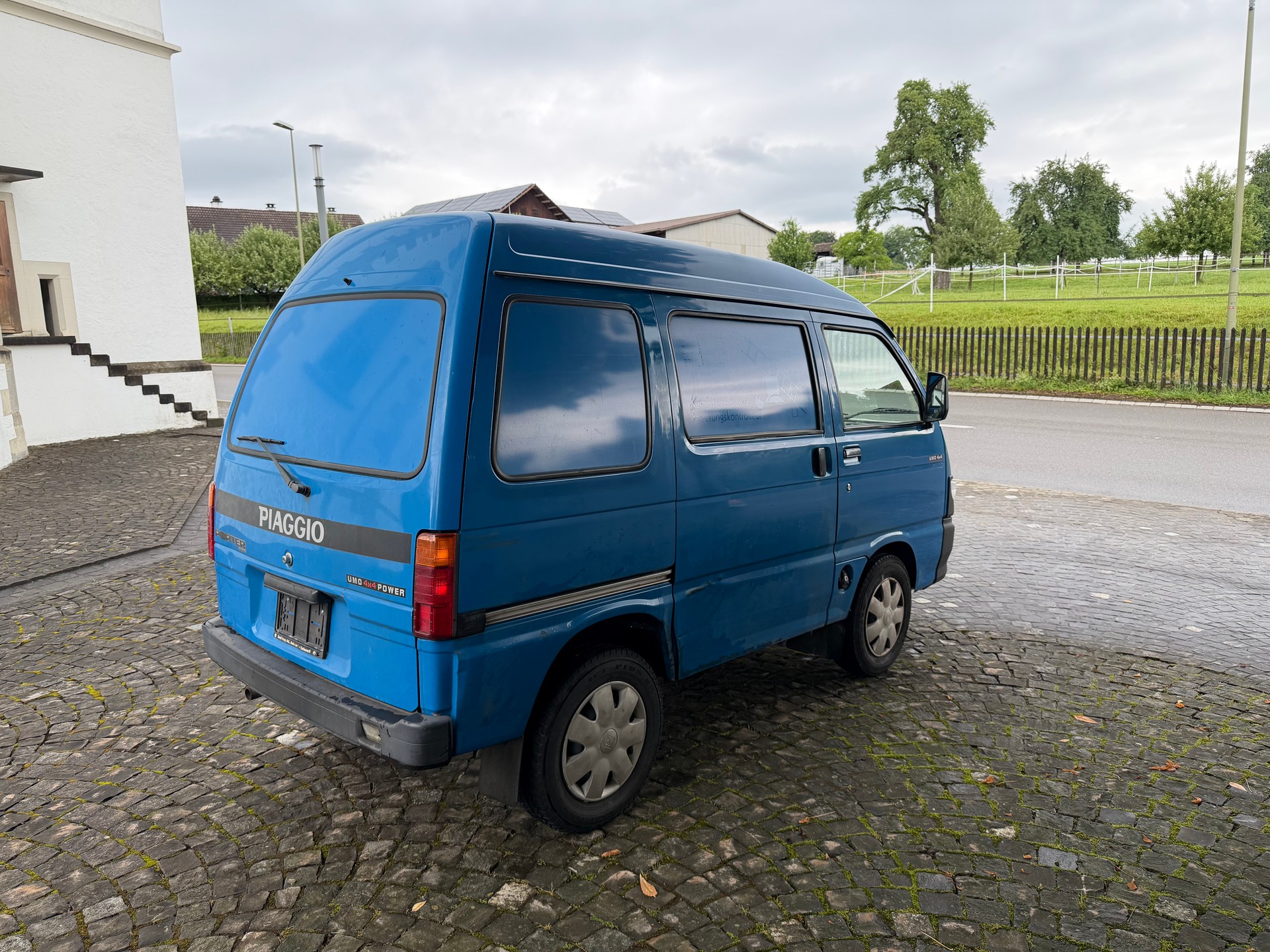 PIAGGIO Porter 1.3 4x4 / Kasten / 1 Hand / CH-Fahrzeug / Schiebetür links & rechts-image-4