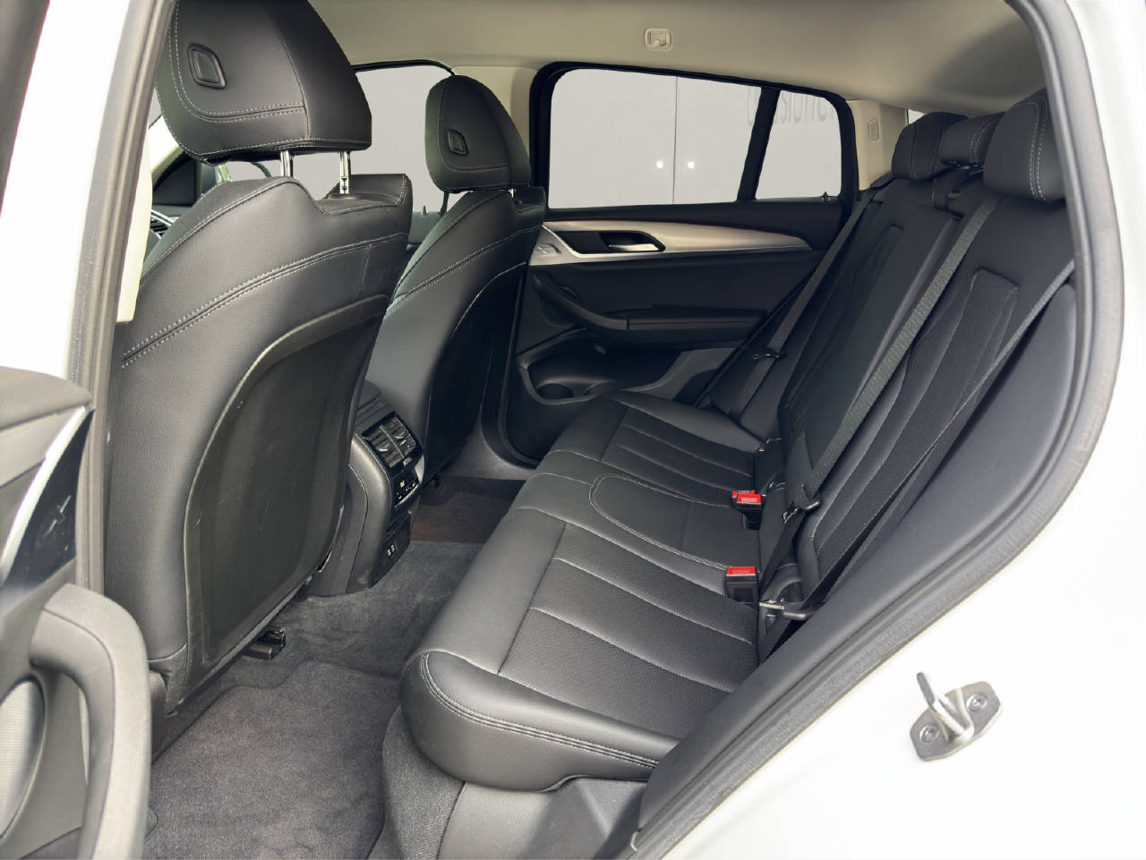 BMW X4 20d xDrive-image-9