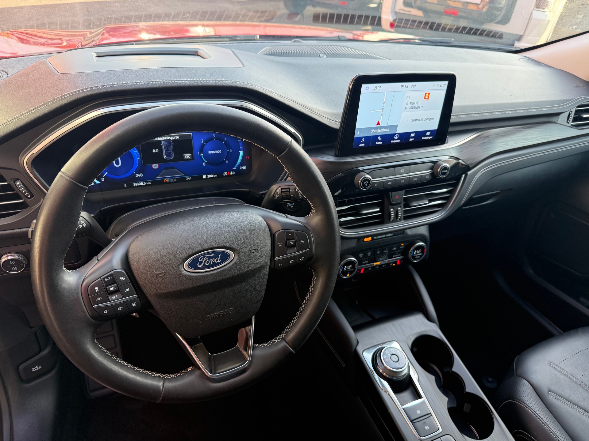 FORD Kuga 2.0 TDCi EcoBlue Vignale 4WD Automat-showroom-element-3