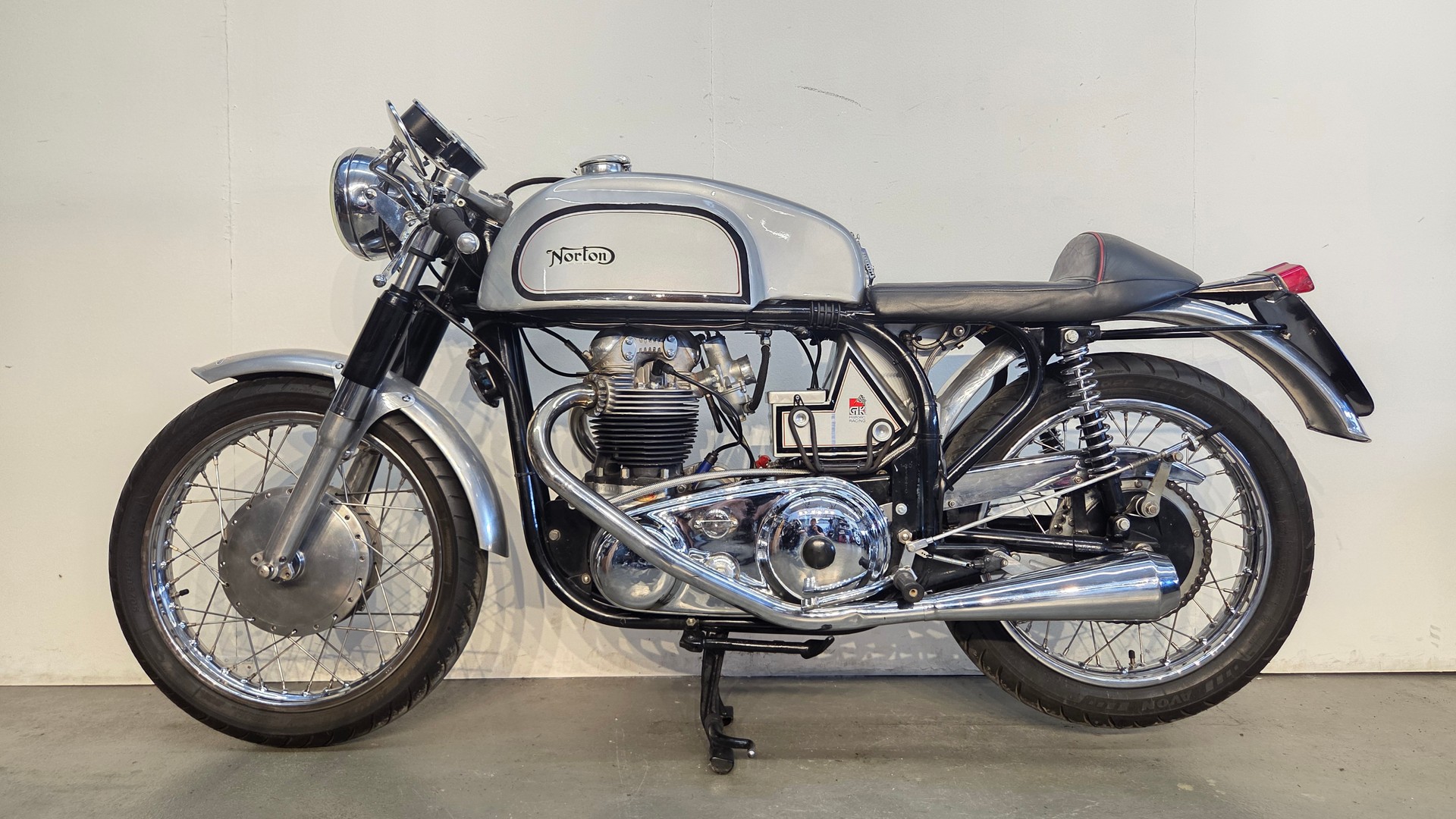 NORTON Atlas 750-image-1