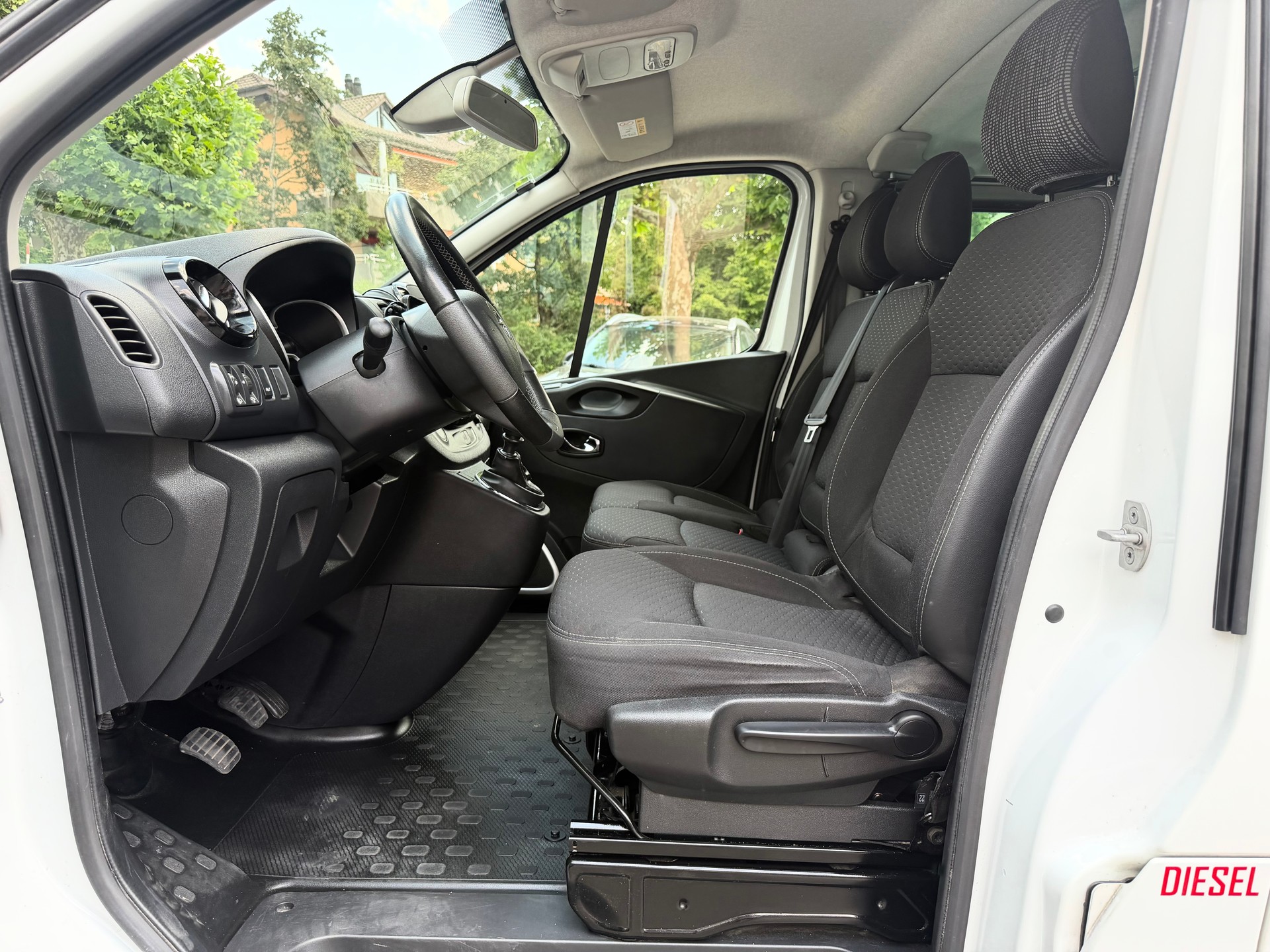 OPEL Vivaro 1.6CDTI Tourer 2.7t L2H1-image-8