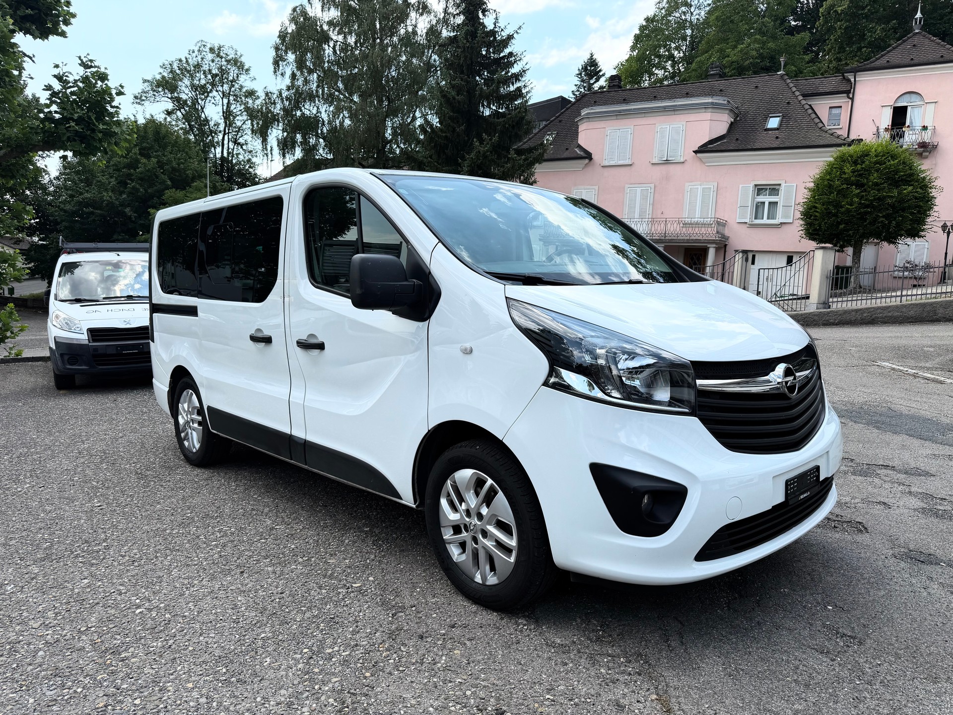 OPEL Vivaro 1.6CDTI Tourer 2.7t L2H1-image-2