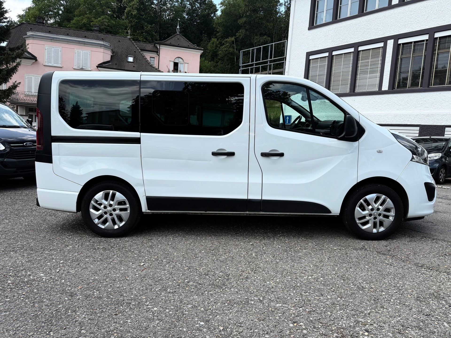 OPEL Vivaro 1.6CDTI Tourer 2.7t L2H1-image-3
