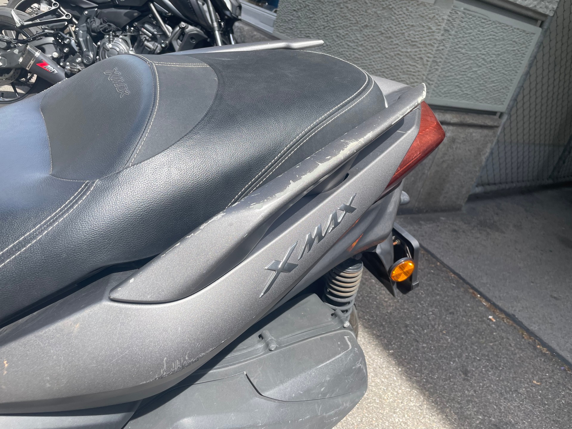 YAMAHA X-MAX 300-image-2