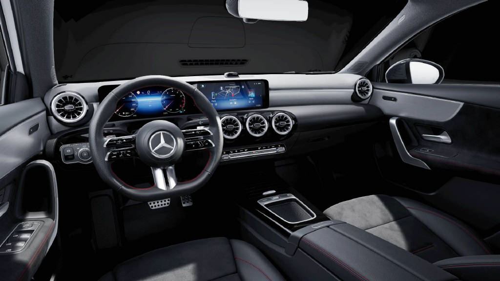 MERCEDES-BENZ A 220 4MATIC-image-4