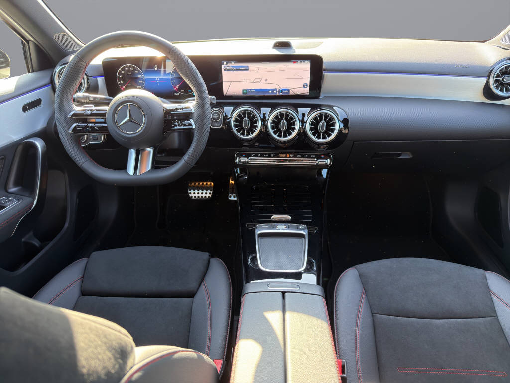 MERCEDES-BENZ A 220 4MATIC-image-7
