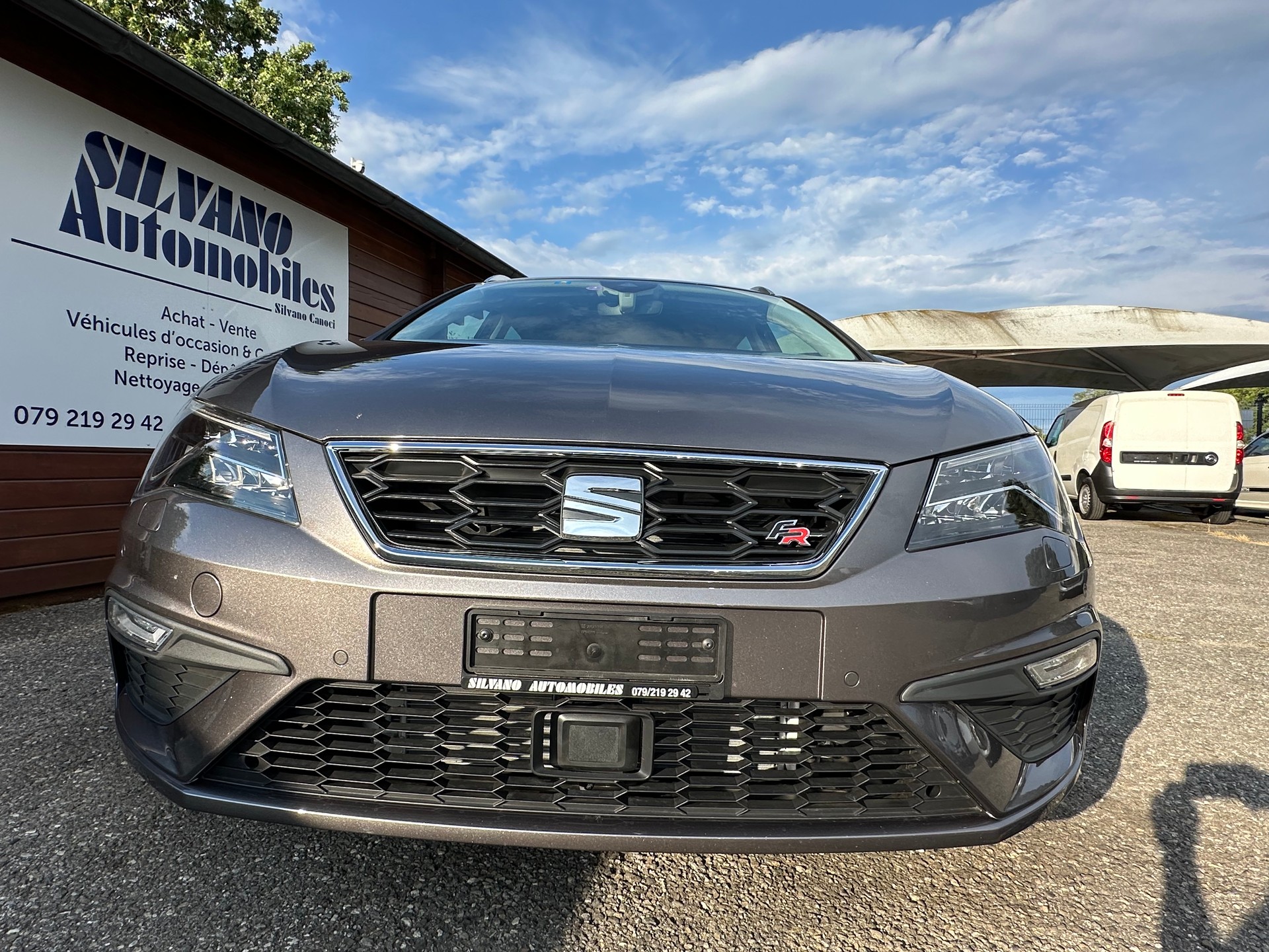 SEAT Leon ST 1.4 TSI FR Line-showroom-element-3