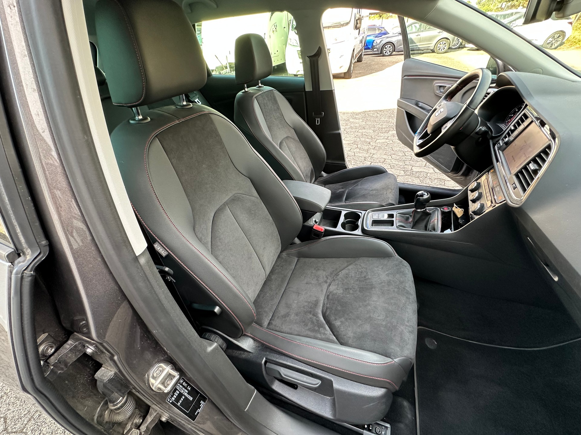 SEAT Leon ST 1.4 TSI FR Line-image-26