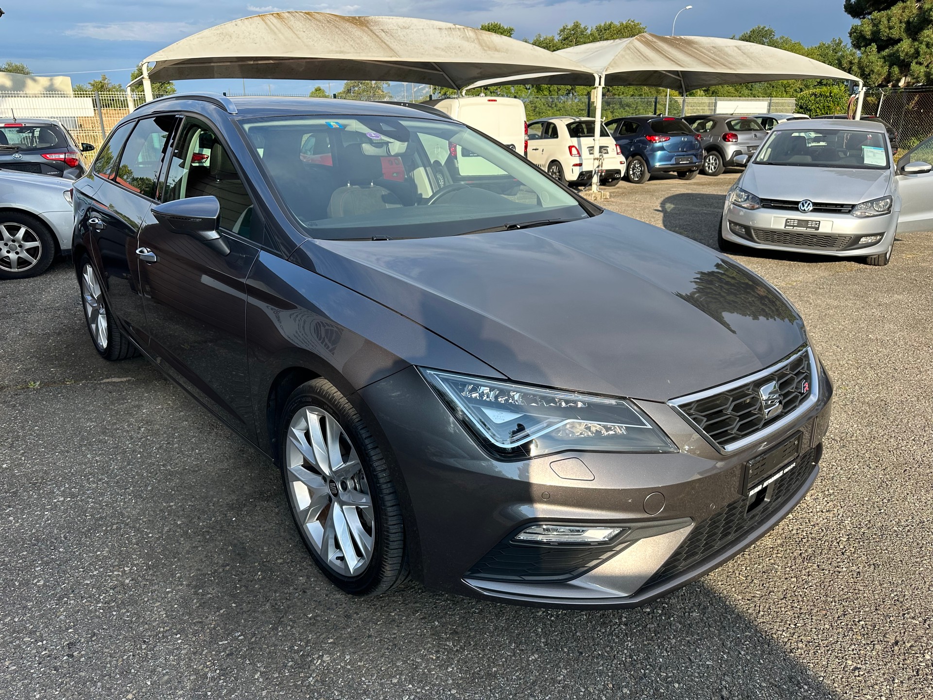 SEAT Leon ST 1.4 TSI FR Line-showroom-element-2