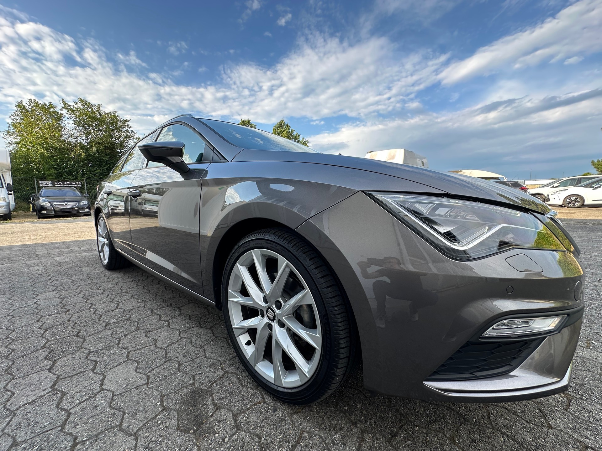 SEAT Leon ST 1.4 TSI FR Line-image-28