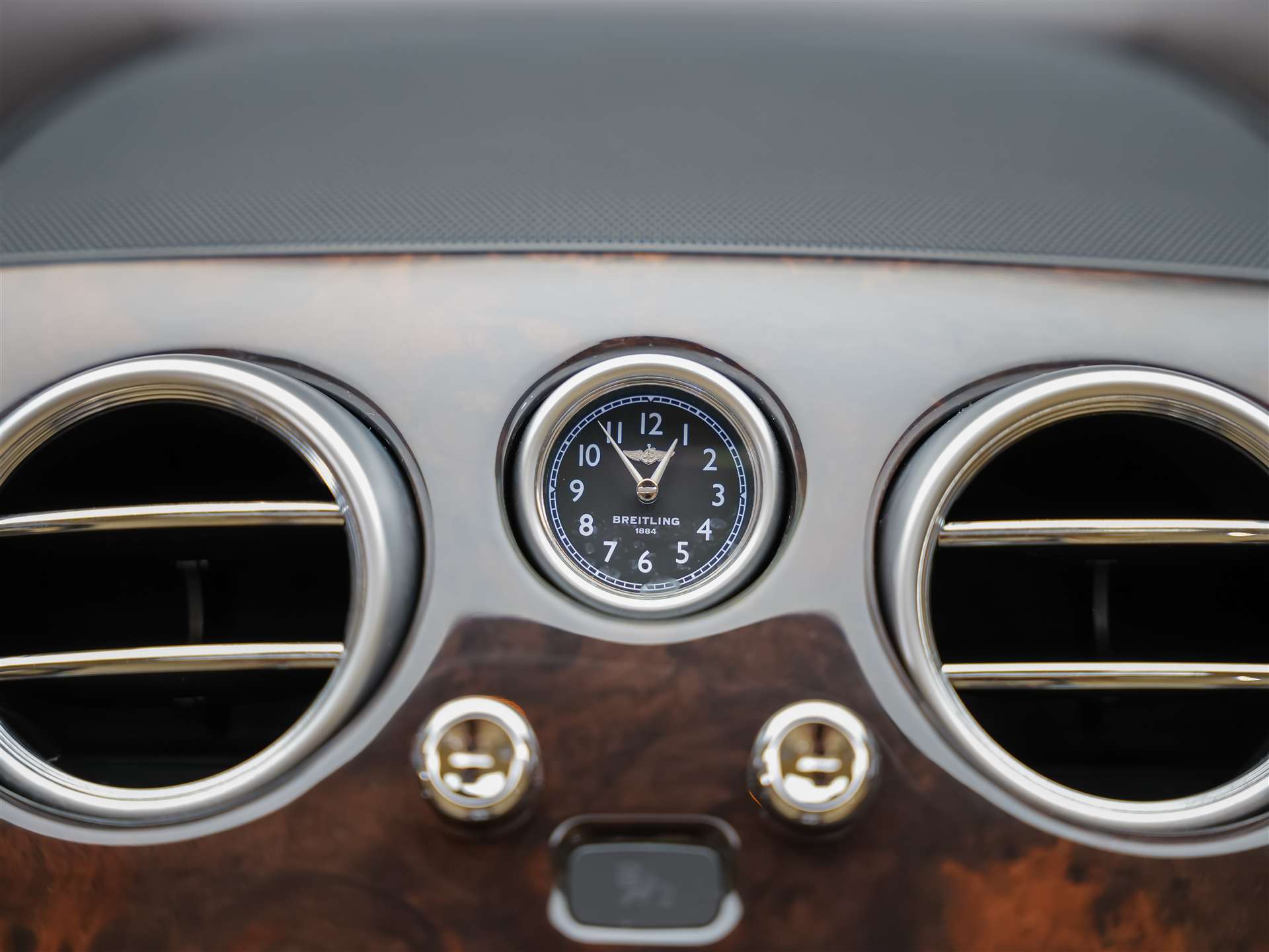BENTLEY Flying Spur *Panorama*Massage*Sitzlüftung*-image-32