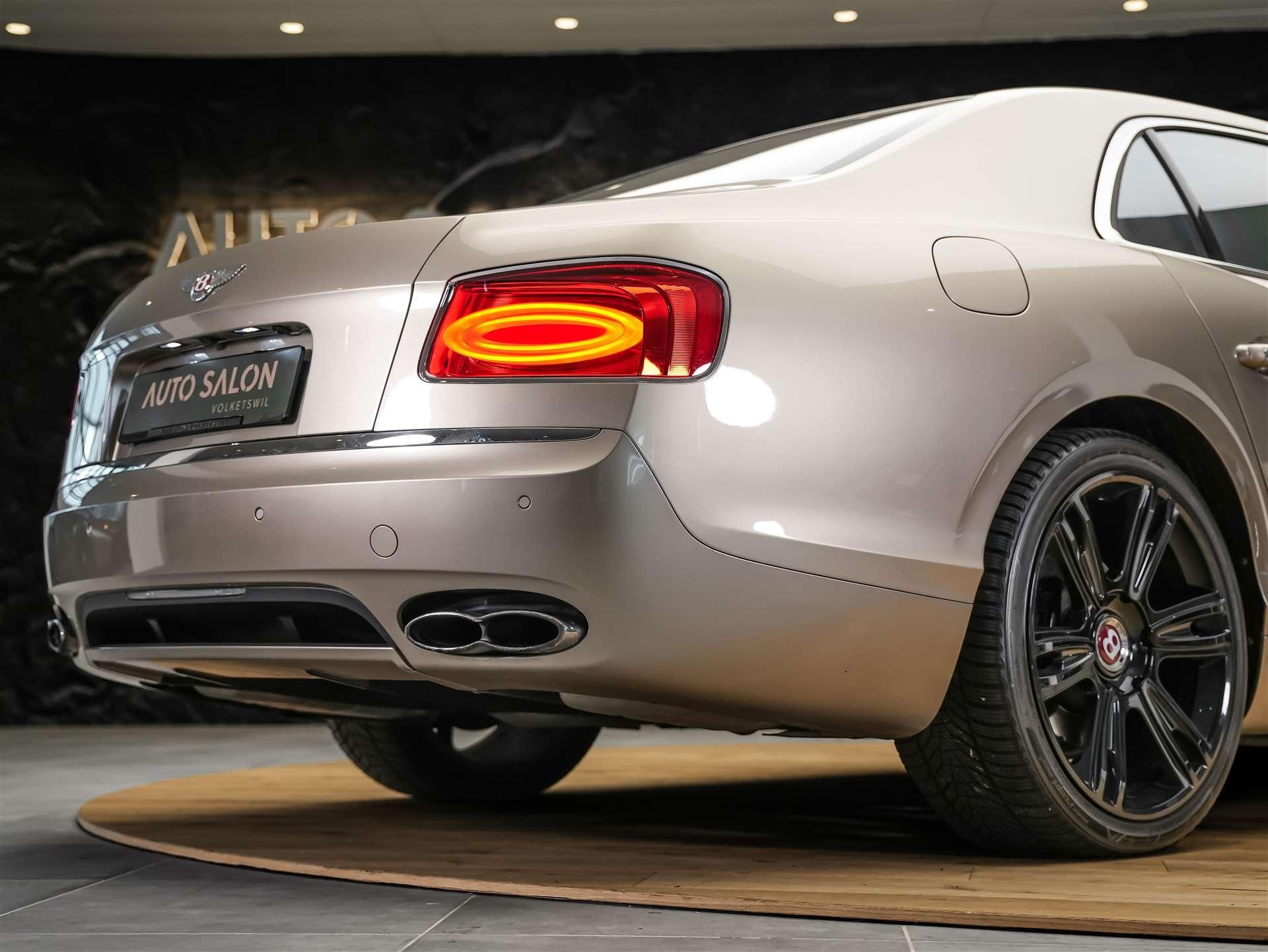 BENTLEY Flying Spur *Panorama*Massage*Sitzlüftung*-image-23