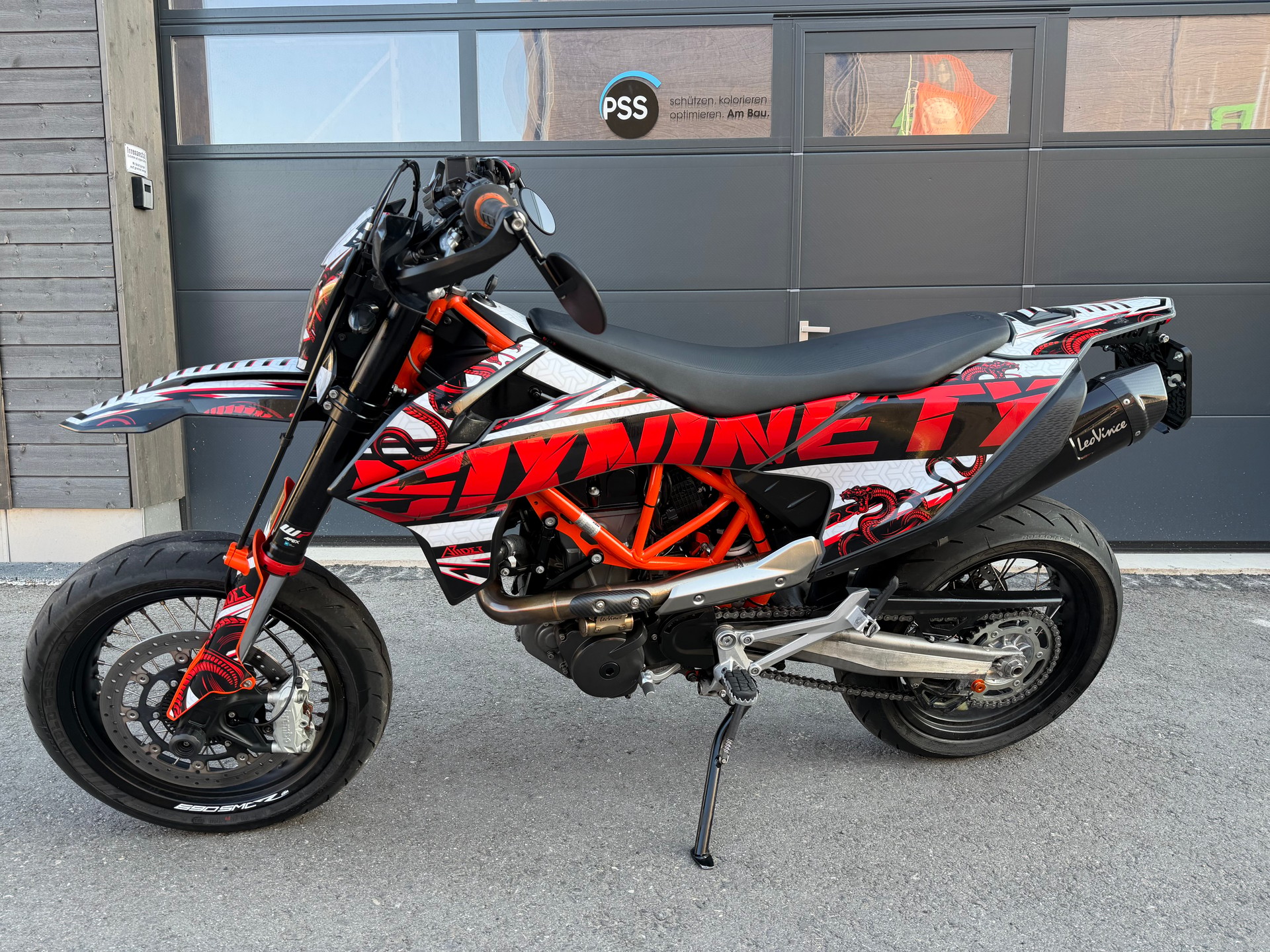 KTM 690 SMC R ABS (35 kW)-image-3