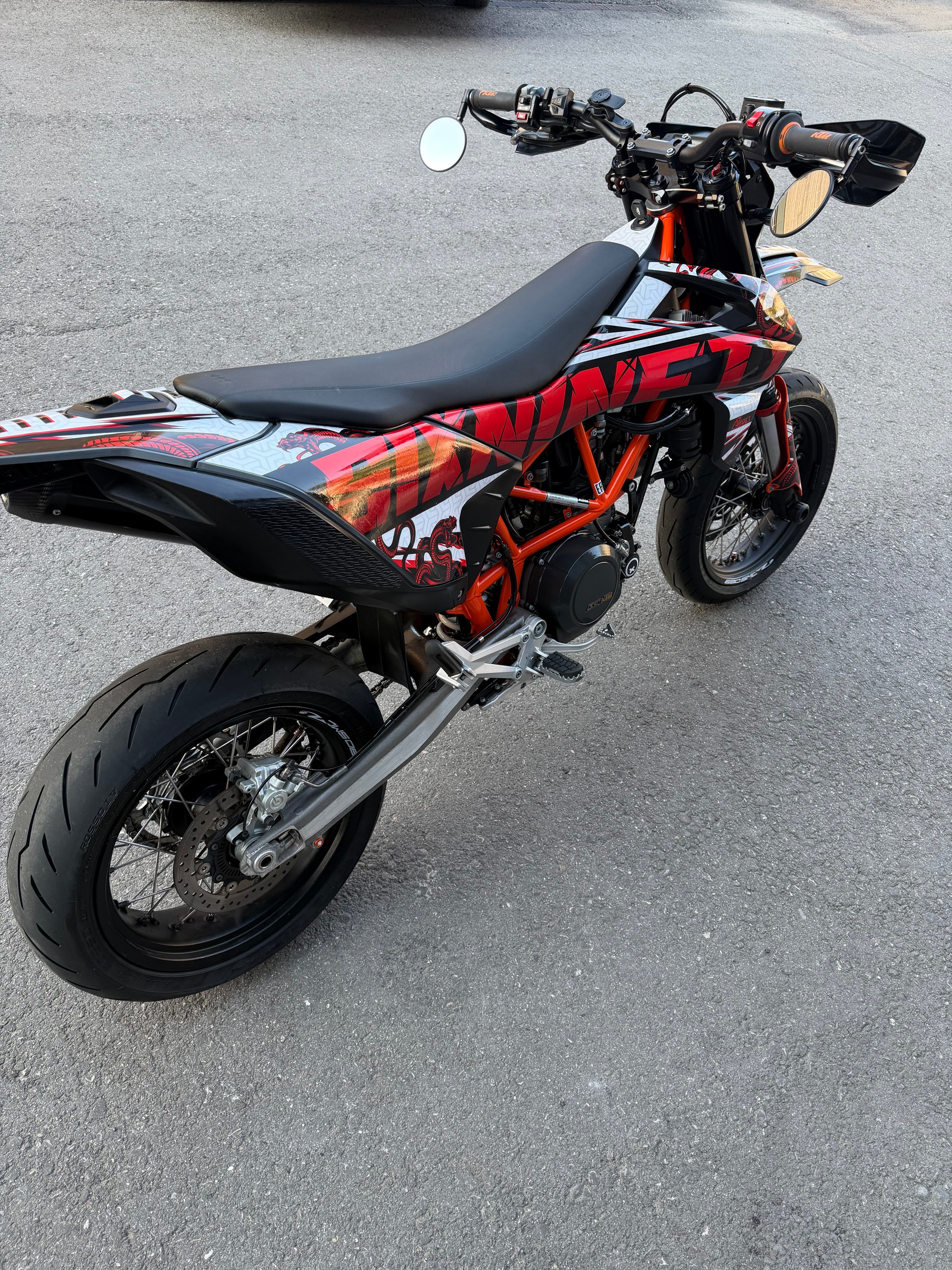 KTM 690 SMC R ABS (35 kW)-image-8