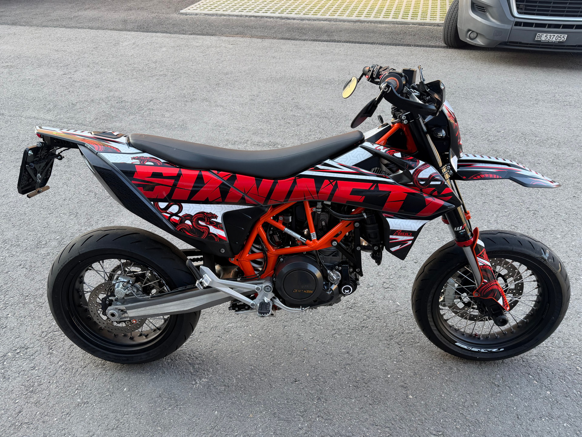 KTM 690 SMC R ABS (35 kW)-image-1