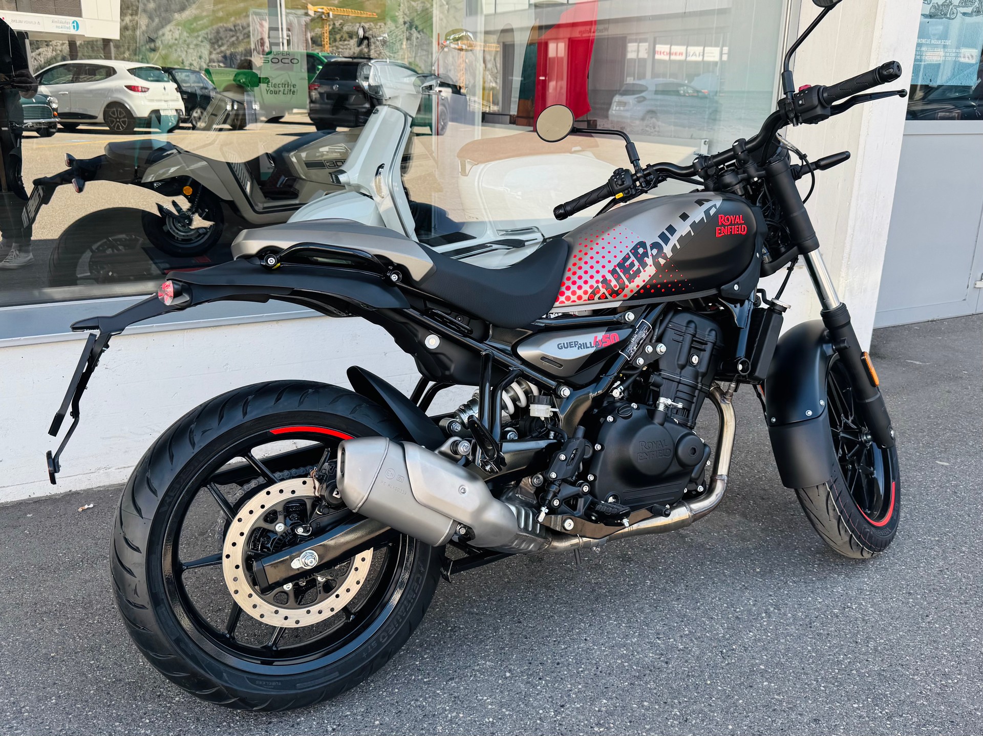 ROYAL ENFIELD Guerrilla 450-image-3